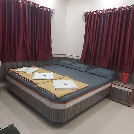 Sai Raghunandan Guest House เชอร์ดี ภายนอก รูปภาพ