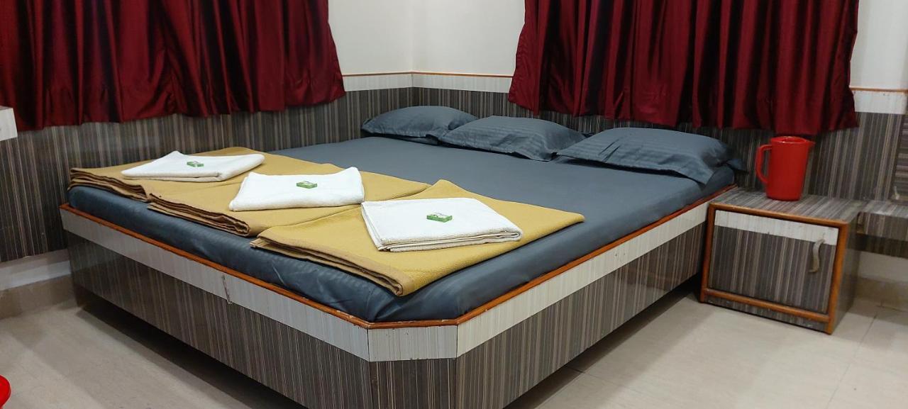 Sai Raghunandan Guest House เชอร์ดี ภายนอก รูปภาพ