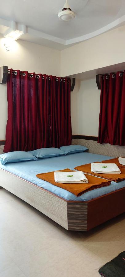 Sai Raghunandan Guest House เชอร์ดี ภายนอก รูปภาพ