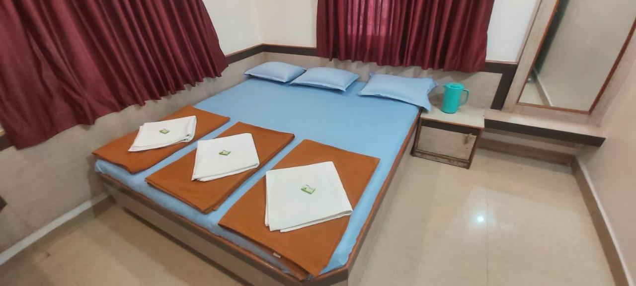 Sai Raghunandan Guest House เชอร์ดี ภายนอก รูปภาพ